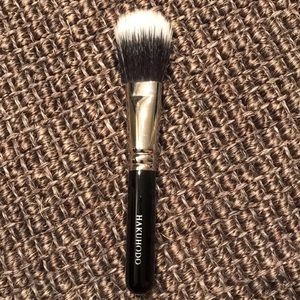 HAKUHODO G544 Powder & Liquid Round flat brush